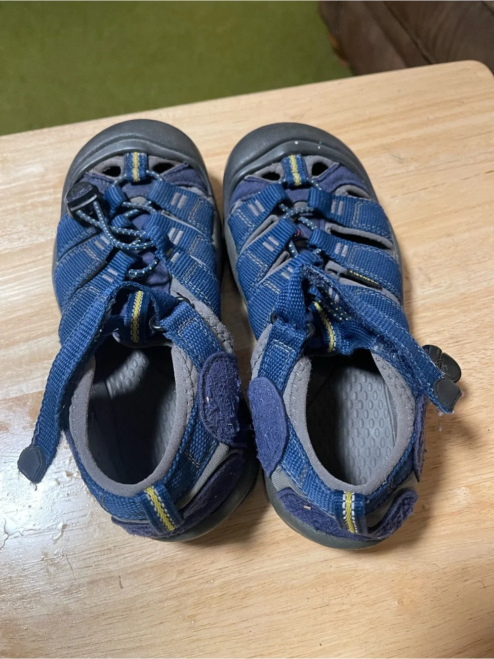 Keen Boy’s Logo Toe Cap Outdoor Water Sandals Size 2